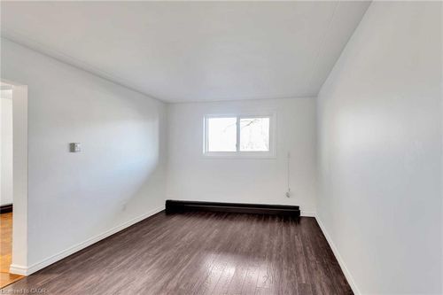 2-11 Olympic Dr, Kitchener, ON, N2M3S7 | Card Image