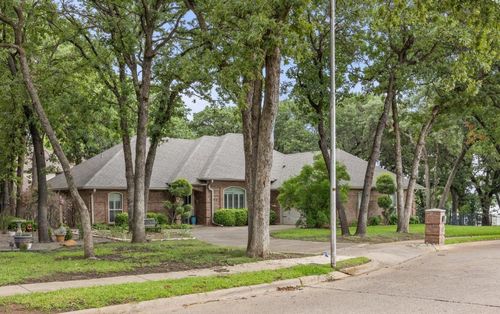 417 Schooner Drive, Azle, TX, 76020 | Card Image