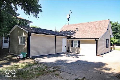 337 S Green St, Brownsburg, IN, 46112-1323 | Card Image