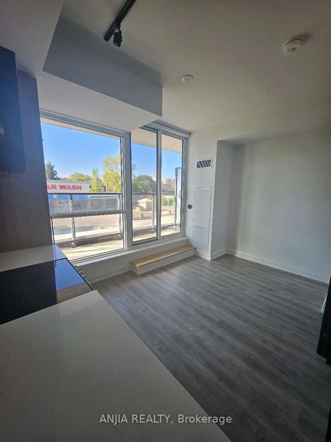 207 - 2369 Danforth Ave, Condo with 1 bedrooms, 1 bathrooms and null parking in Toronto ON | Image 10