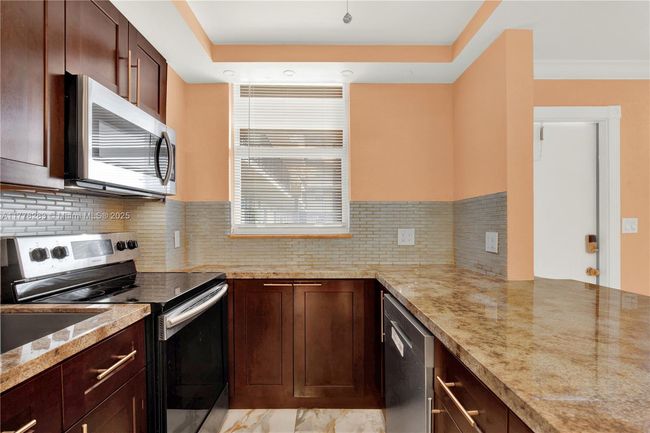 APT-209 - 1811 Jefferson St, Condo with 1 bedrooms, 2 bathrooms and null parking in Hollywood FL | Image 9