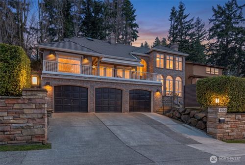 4550 49th Ave Ne, Seattle, WA, 98105-3828 | Card Image