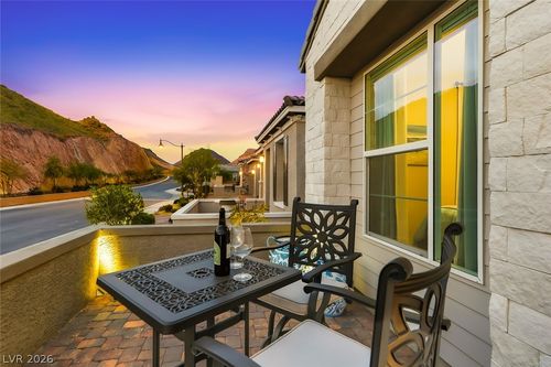 80 Tatahatso Point St, Henderson, NV, 89011-3802 | Card Image