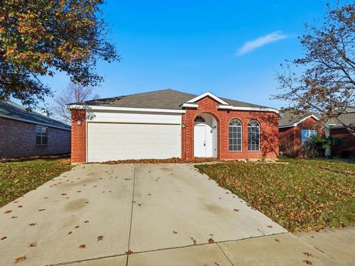 1048 Harriman Dr, Saginaw, TX, 76131-4925 | Card Image