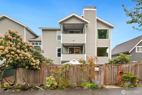 204-1836 25th Ave, Seattle, WA, 98122-3069 | Card Image