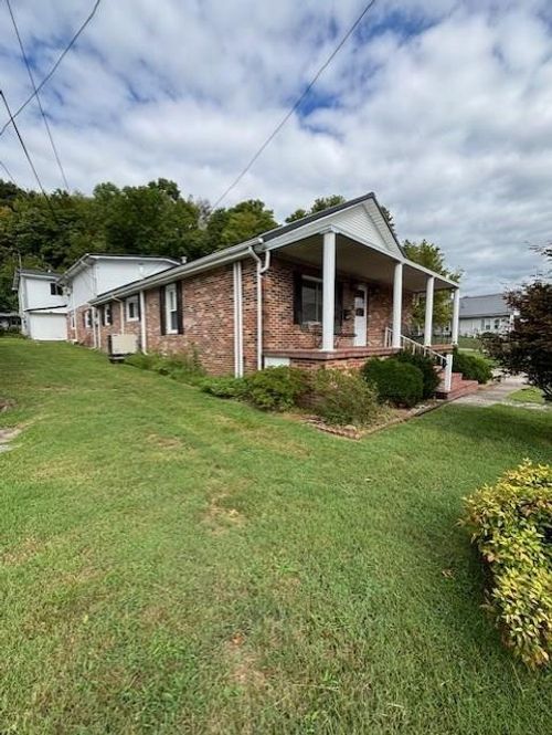 366 Highland Avenue, Prestonsburg, KY, 41653 | Card Image