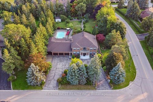 190 Sandy'S Dr, Woodbridge, ON, L4L3E3 | Card Image