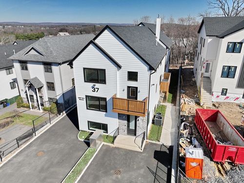 202-37 Ewing Ave, Spring Valley, NY, 10977-4202 | Card Image