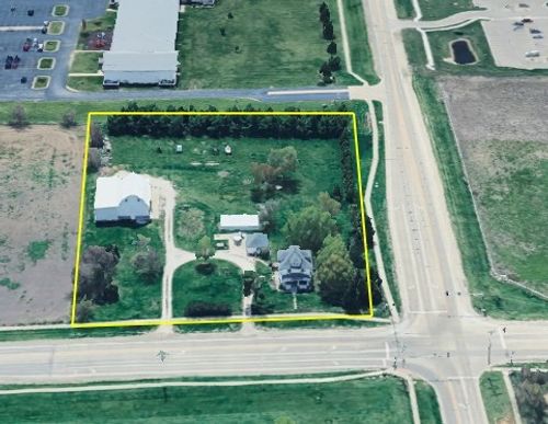 6451 16th Ave Sw, Cedar Rapids, IA, 52404-6114 | Card Image