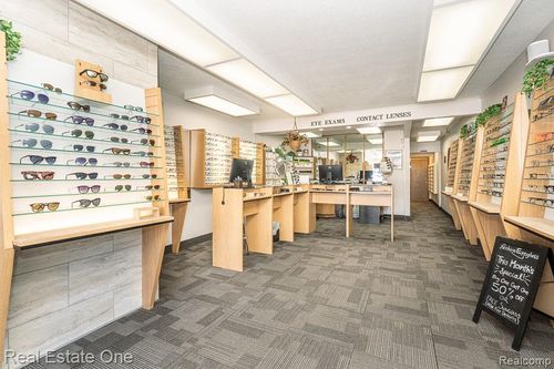 32756 Woodward Ave, Royal Oak, MI, 48073-0953 | Card Image