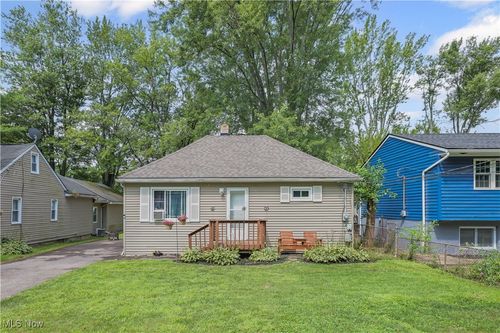 5492 Pleasant St, North Ridgeville, OH, 44039-2252 | Card Image