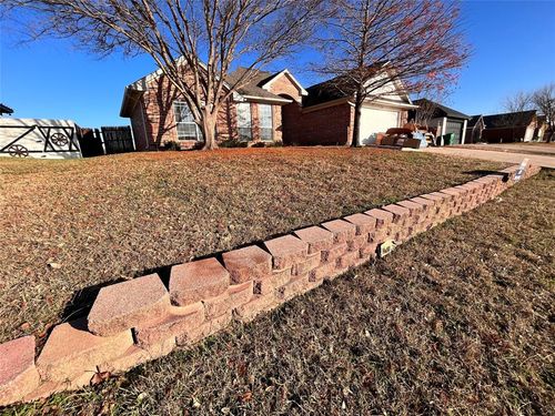 111 Chambers Creek Cir, Maypearl, TX, 76064-1719 | Card Image