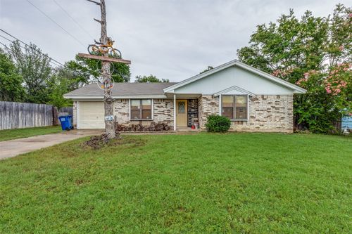 101 Gordon Dr, Azle, TX, 76020-4415 | Card Image