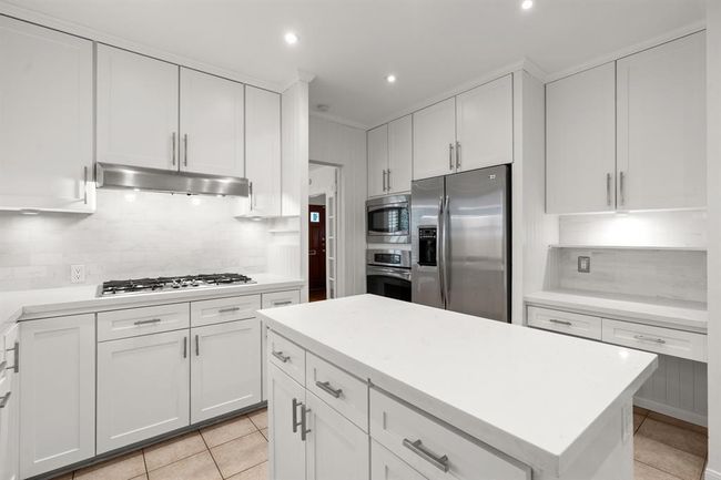 Built-in desk area | Image 13
