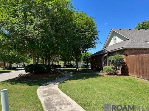 18-4000 Lake Beau Pre Blvd, Baton Rouge, LA, 70820-4265 | Card Image