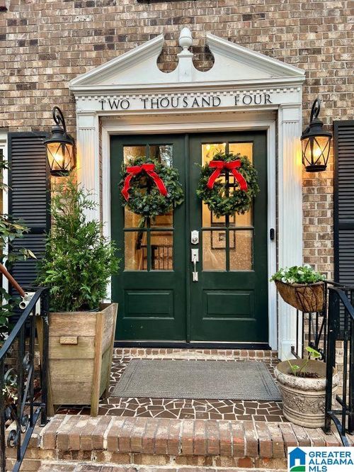 2004 Ridgetop Ct, Hoover, AL, 35244-1719 | Card Image