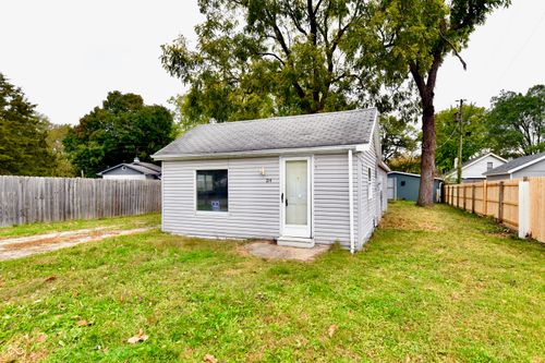 214 Tippecanoe Dr, Noblesville, IN, 46062-8816 | Card Image