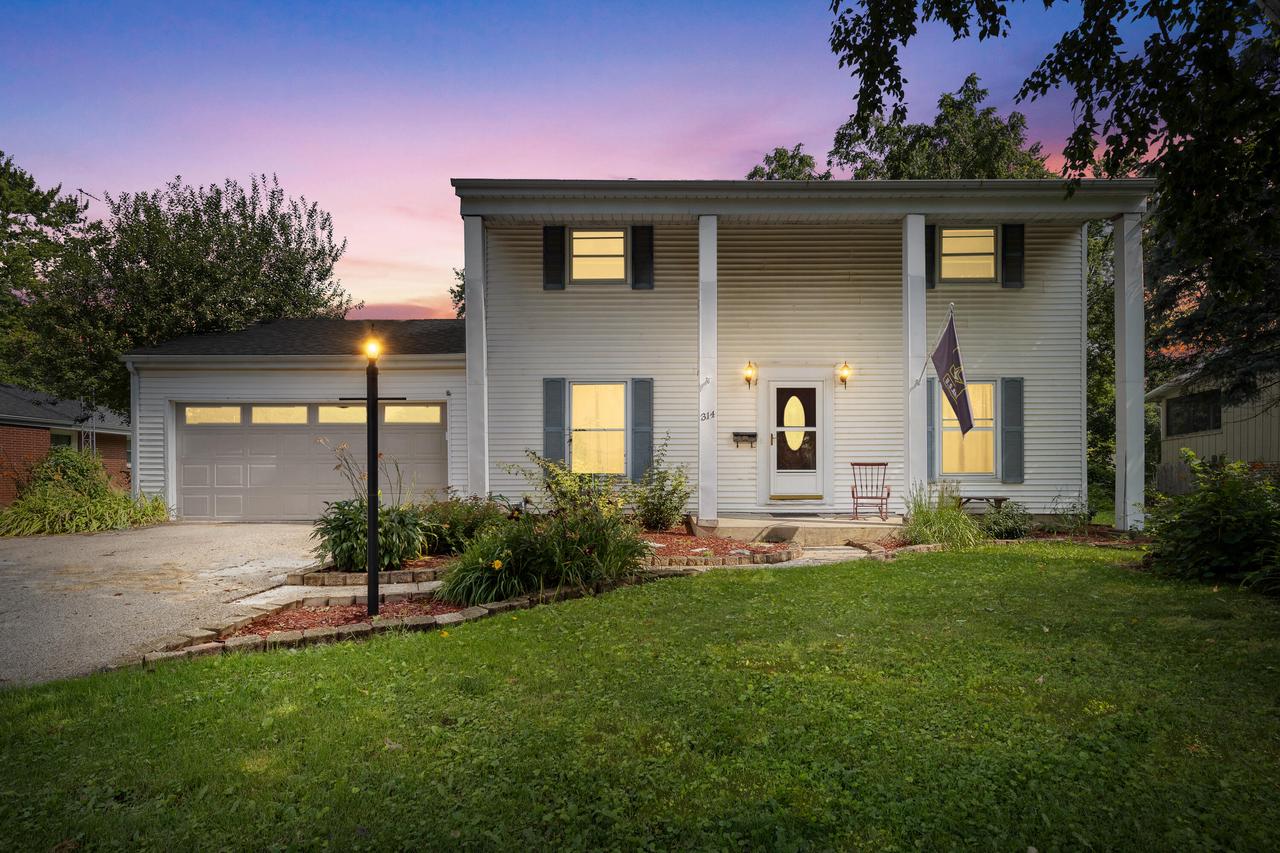 2nd Ave, Elkhorn, WI 53121