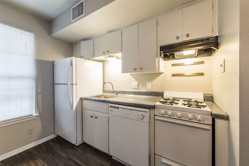 apt-104-3101 Tom Green St, Austin, TX, 78705-3044 | Card Image