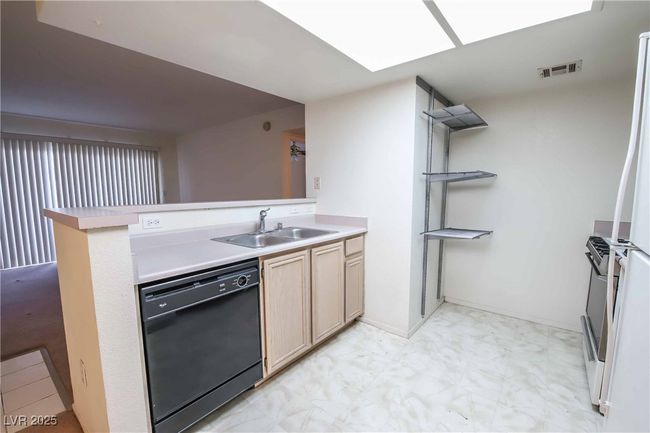 1115 - 8070 W Russell Rd, Condo with 1 bedrooms, 1 bathrooms and null parking in Las Vegas NV | Image 8
