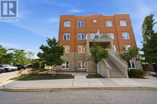 204-35 Richgrove Dr, Etobicoke, ON, M9R0A3 | Card Image