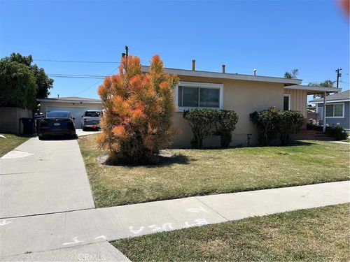 2211 Conquista Ave, Long Beach, CA, 90815-4525 | Card Image