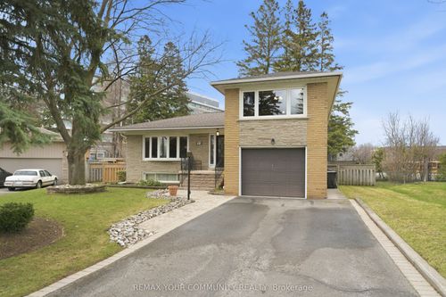 22 Marathon Crescent, North York, ON, M2R2L7 | Card Image