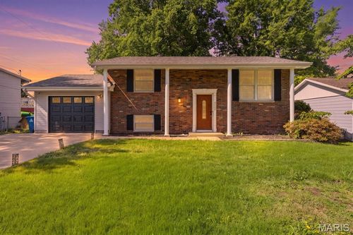 3904 Dunn Rd, Hazelwood, MO, 63042-1112 | Card Image