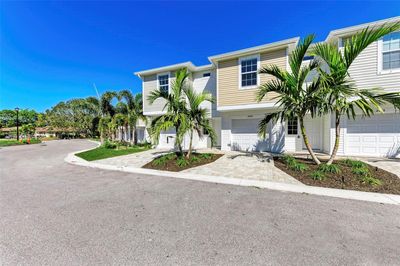 E - 2531 6 Th Avenue E, Condo with 2 bedrooms, 2 bathrooms and null parking in Bradenton FL | Image 1