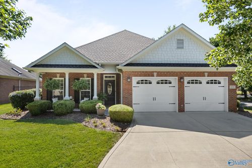 111 Crestmont Rd, Madison, AL, 35756-6417 | Card Image