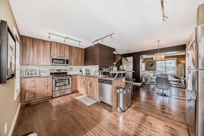 211 Mckenzie Towne Link Se, Home with 2 bedrooms, 2 bathrooms and 2 parking in Calgary AB | Image 6