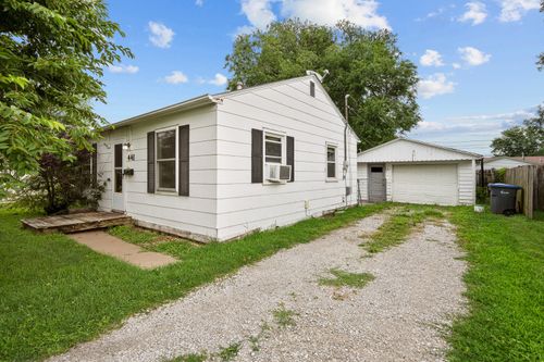441 5th St E, Milan, IL, 61264-2818 | Card Image