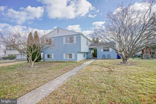 220 College Dr, PEMBERTON, NJ, 08068-1710 | Card Image