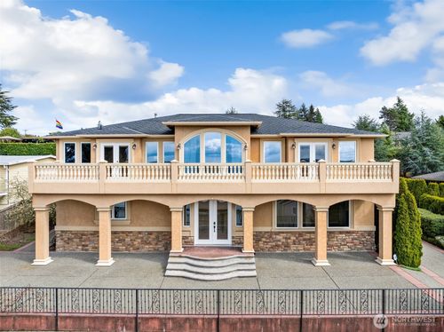 7613 N 10th St, Tacoma, WA, 98406-8456 | Card Image