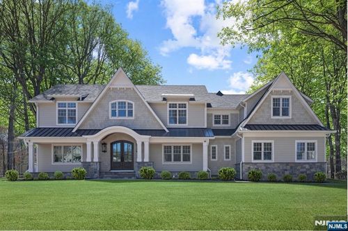 68 Grandview Ave, Upper Saddle River, NJ, 07458-2147 | Card Image