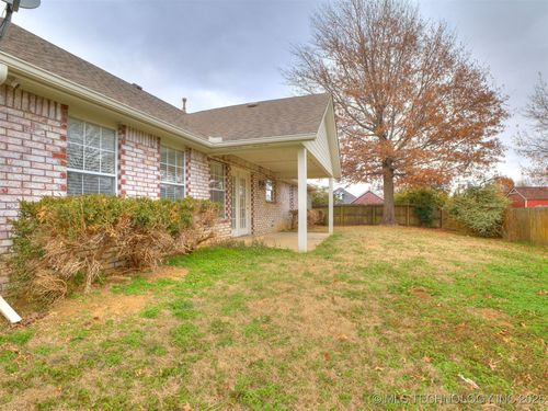 10592 142nd St, Collinsville, OK, 74021-3762 | Card Image