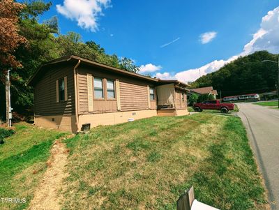 131 Chatham Drive, House other with 3 bedrooms, 2 bathrooms and null parking in Clintwood VA | Image 3