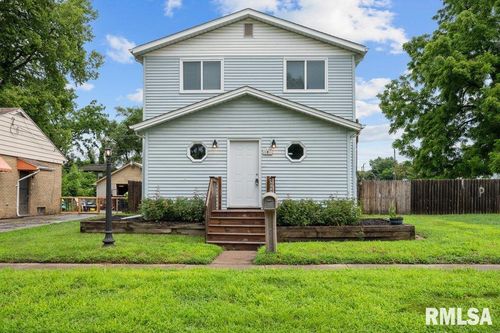 811 48th Ave, Rock Island, IL, 61201-6660 | Card Image