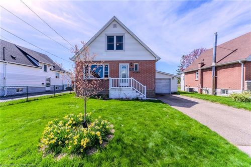 120 Howard Ave, Hamilton, ON, L9A2W7 | Card Image
