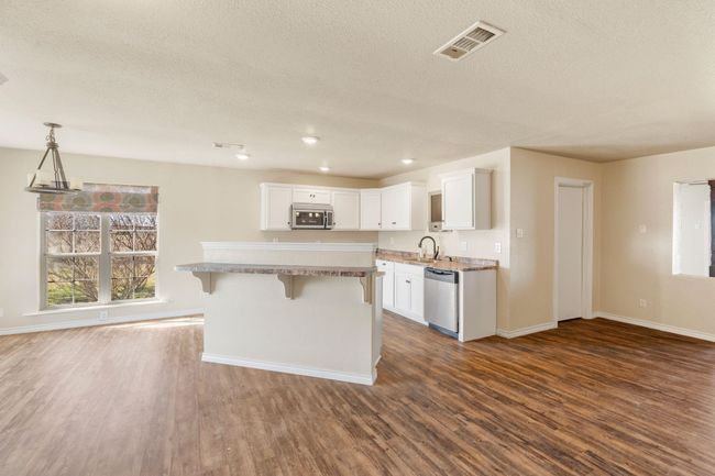 617 Zmolek Rd, House other with 3 bedrooms, 3 bathrooms and null parking in Ennis TX | Image 28