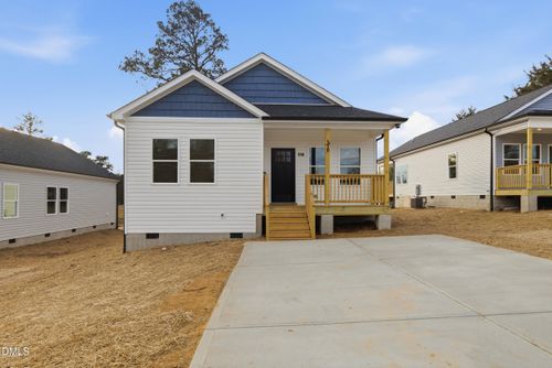 518 N Beaumont Ave, Burlington, NC, 27217-1735 | Card Image