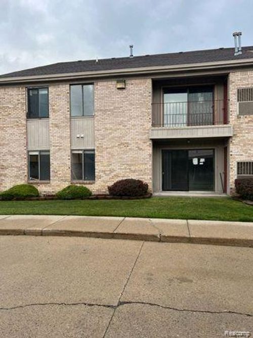 2-16143 Clarkson Dr, Fraser, MI, 48026-3529 | Card Image