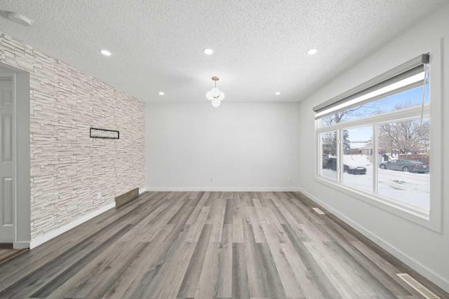 7 Whitmire Road Ne, Home with 4 bedrooms, 2 bathrooms and 2 parking in Calgary AB | Image 3