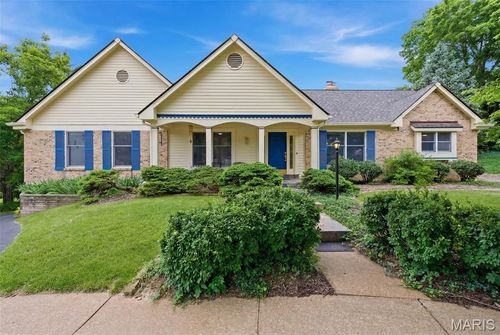 201 Manor Ridge Dr, Chesterfield, MO, 63017 | Card Image