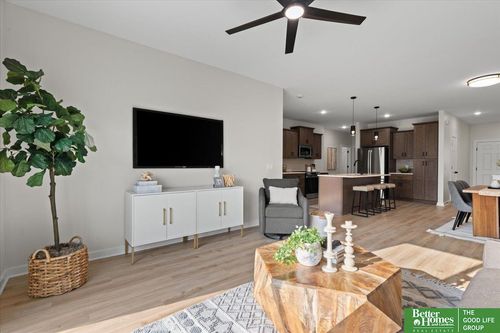 8122 S 177th St, Omaha, NE, 68136-2014 | Card Image