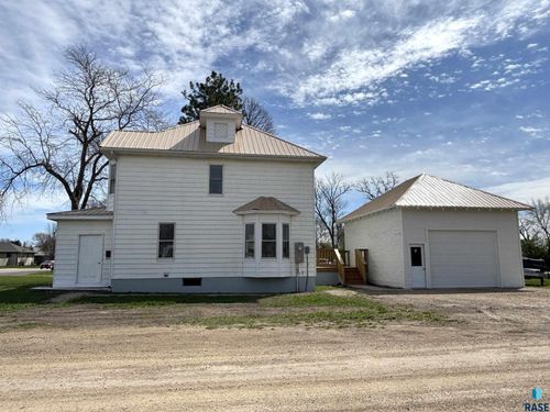800 E 3rd St Street, Miller, SD, 57362 | Card Image