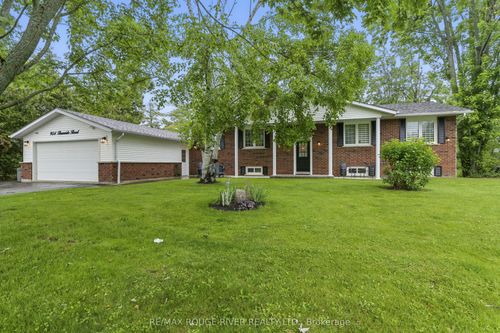 954 Burnside Rd, Bridgenorth, ON, K0L1H0 | Card Image