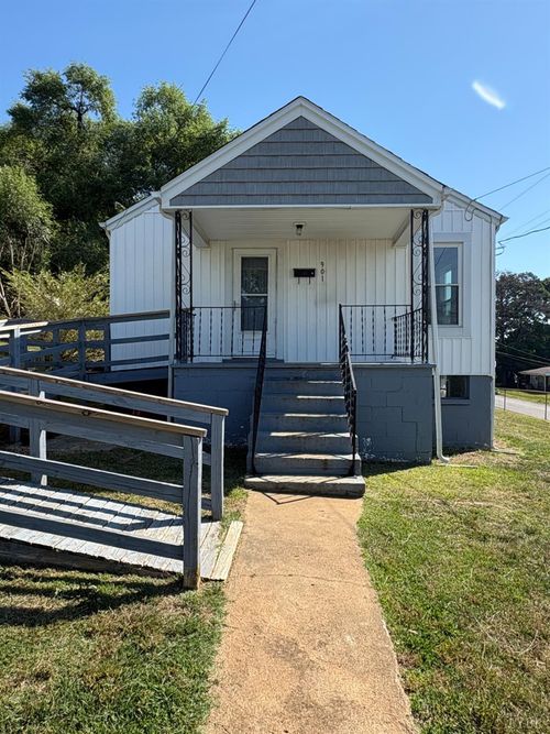 901 Lola, Altavista, VA, 24517 | Card Image
