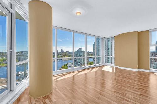 2301-193 Aquarius Mews, Vancouver, BC, V6Z2Z2 | Card Image