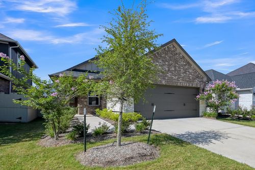 9522 Sugar Berry Dr, Conroe, TX, 77385-2268 | Card Image